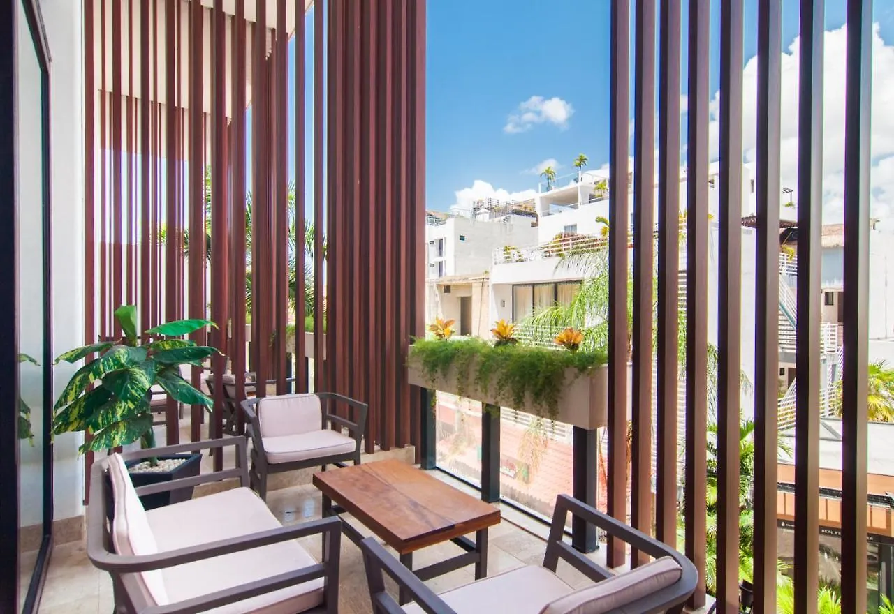 Kuxtal 3 Bedroom Downtown Apartment By Casago contacts